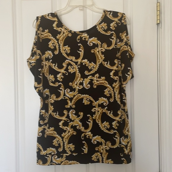 Cold Shoulder Black/Gold Top - Picture 2 of 4